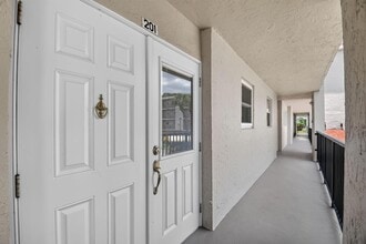 Building Photo - 3425 Via Poinciana
