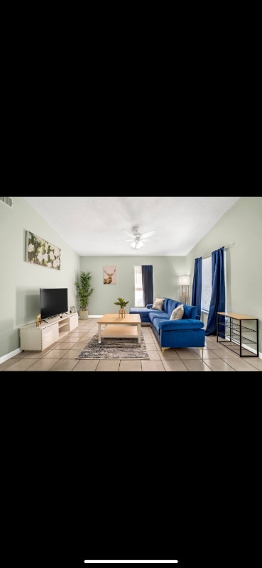 Foto principal - 8501 Rainbow Ave