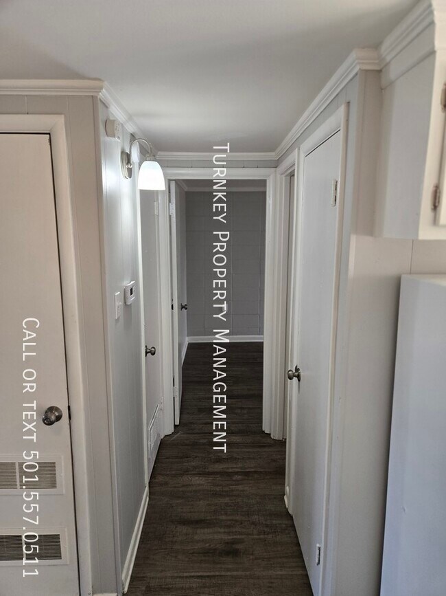 Building Photo - Discover Your New Home at 4700 Lynn Lane U...