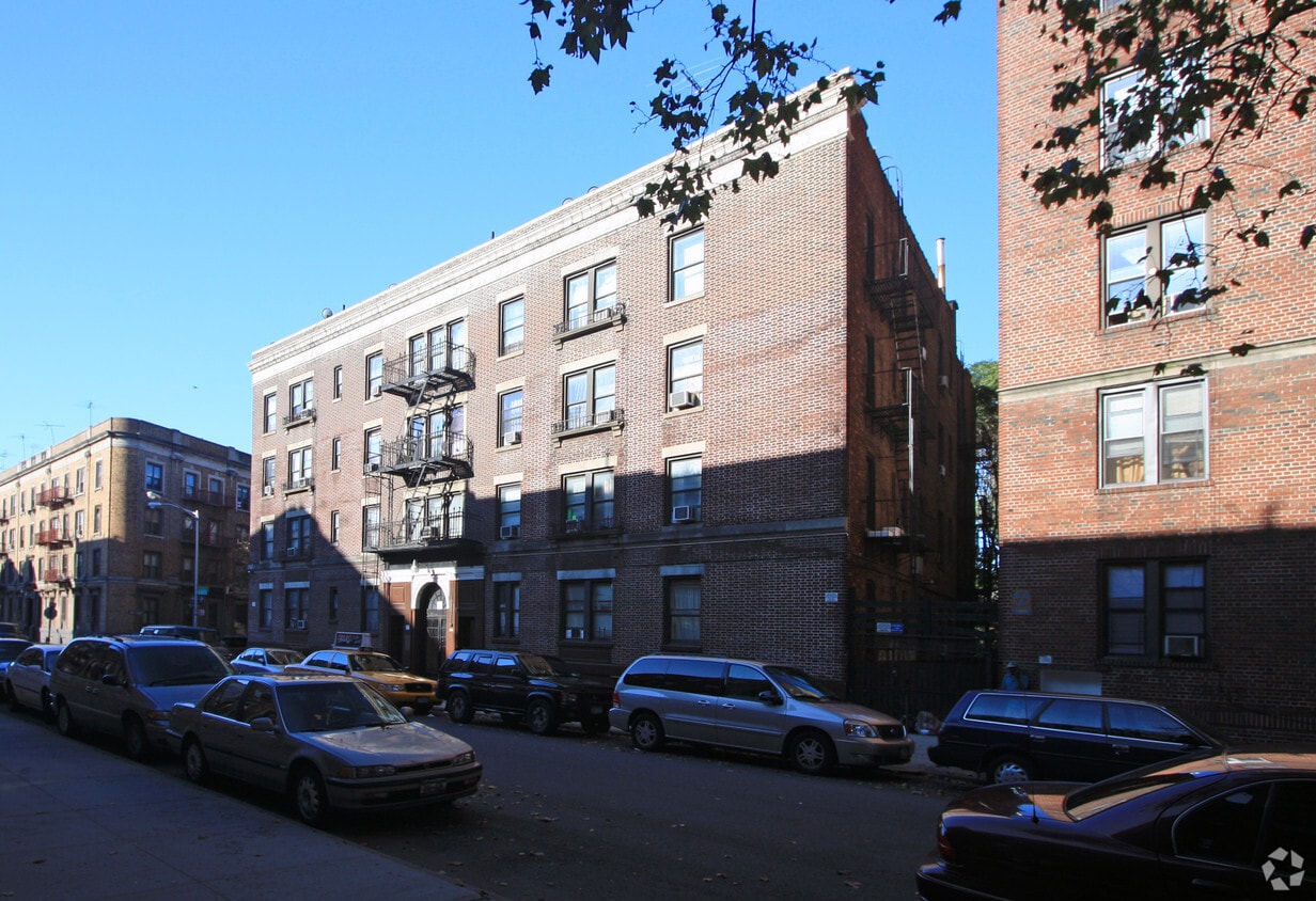 Primary Photo - 636 E 21st St