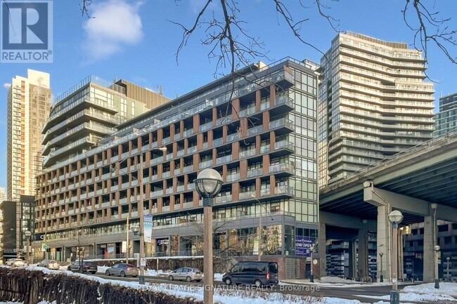 Building Photo - 169 Fort York Blvd