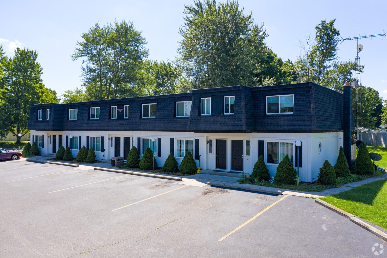 189 Buchanan St, Hudson, MI 49247 Apartments in Hudson, MI