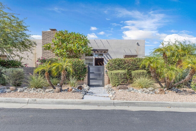 Building Photo - 53945 Eisenhower Dr