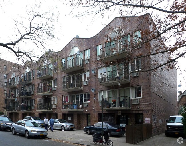 Building Photo - Jackson Heights Qx NY