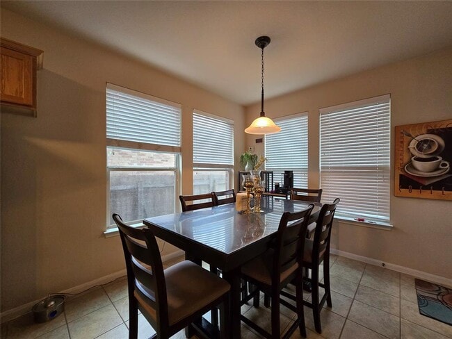 Building Photo - 204 Valona Loop