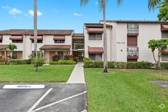 Building Photo - 5040 Rose Hill Dr