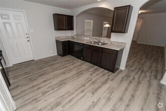 Building Photo - 3229 Primrose Dr