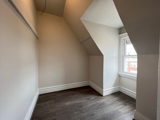 Unit 3 - 244 Ridge St