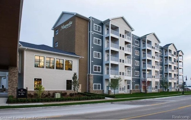 Building Photo - 1700 Cass Lake Rd