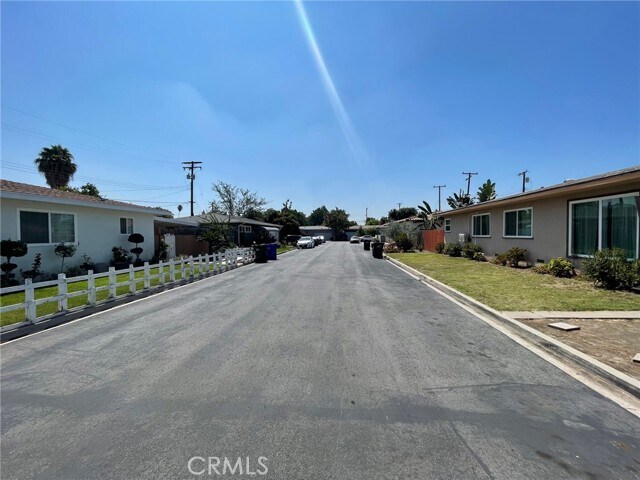 Building Photo - 8512 Tweedy Ln