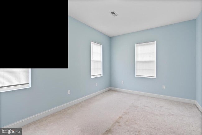 Building Photo - 5104 Midwood Ave