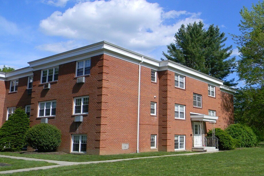 Omega Estates Apartments 711 Mill Plain Rd Branford, CT
