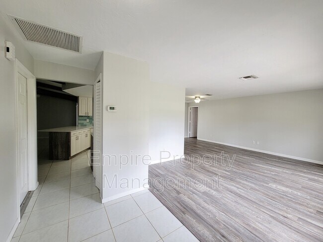 Foto del edificio - 930 SE 25th Ln