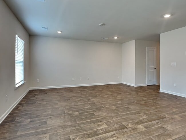 Building Photo - 1651 Commendable Ct