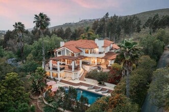 Building Photo - 20784 Fortuna Del Norte