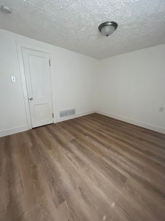 Foto del edificio - 634 W 14th Ave