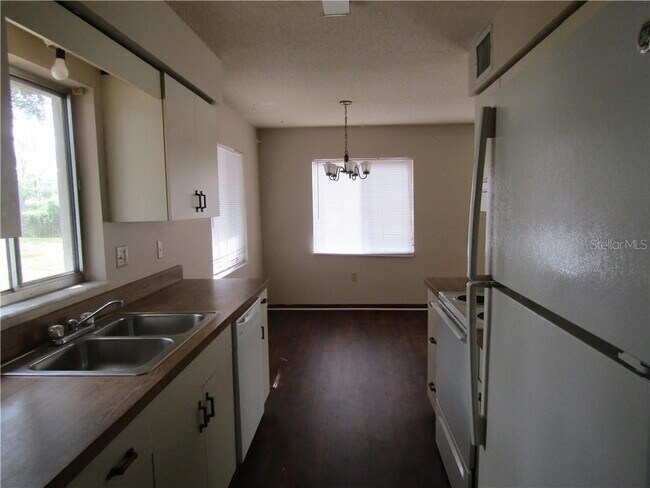 Building Photo - 995 Foote St