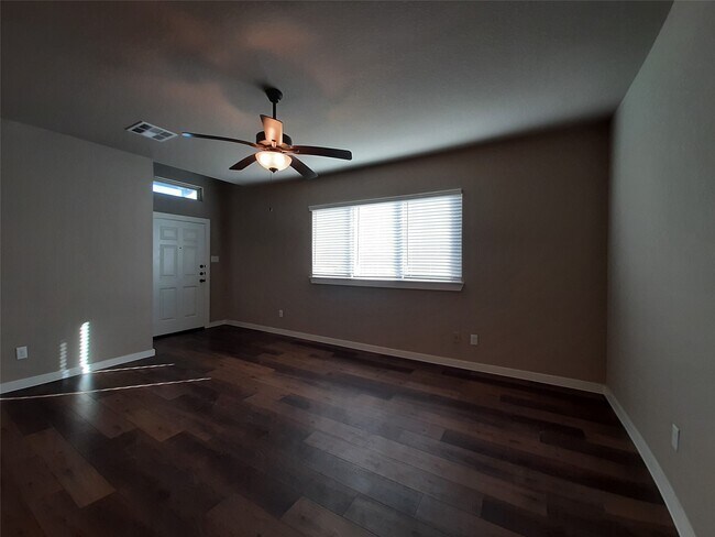 Foto del edificio - 9741 Grosbeak Ln