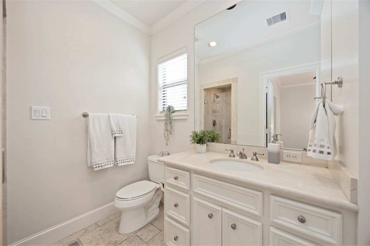 Foto principal - 4607 Inker St