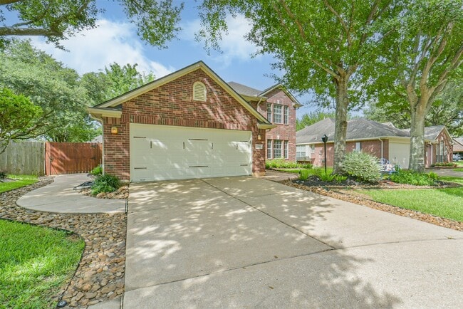 Building Photo - 2411 Misty Falls Ct