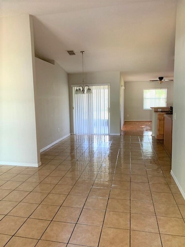 Foto del edificio - 3/2 in Poinciana for Rent!