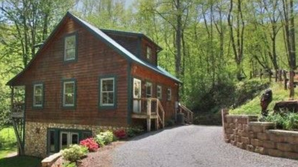 89 Big Bear Mtn, Sylva, NC 28779 House Rental in Sylva, NC