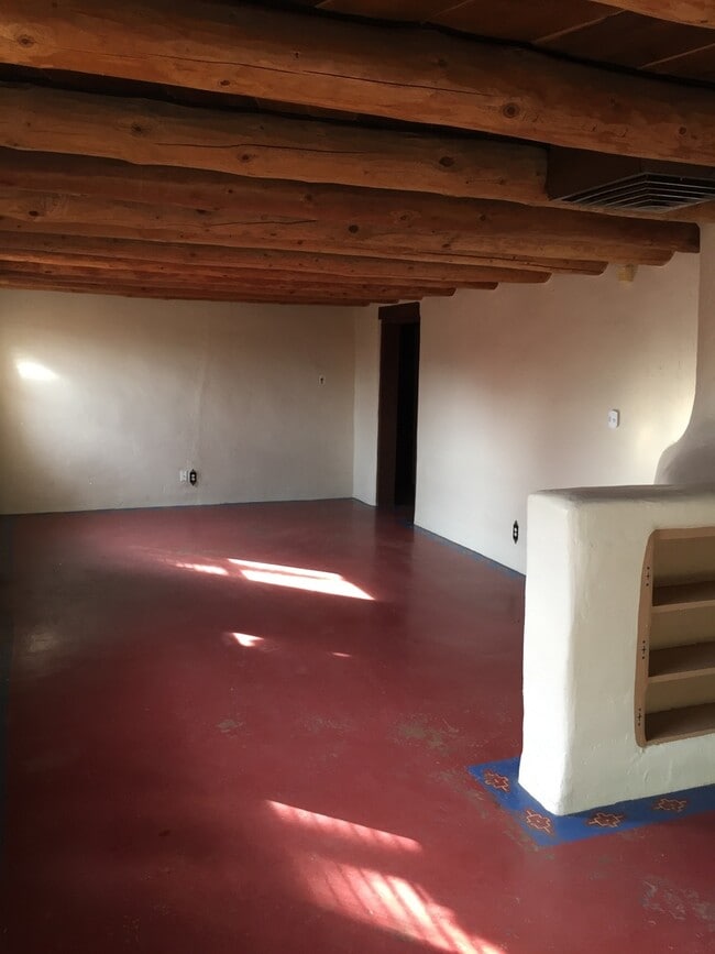 Foto del edificio - WATSON ADOBE 3 Bedroom 2 Bath 1350/SF