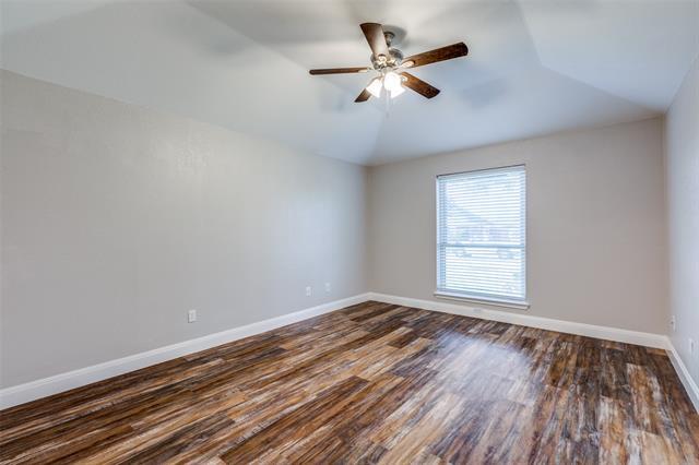 Foto del edificio - 3814 Drakestone Ave