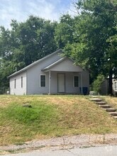 Building Photo - 618 W Apache St