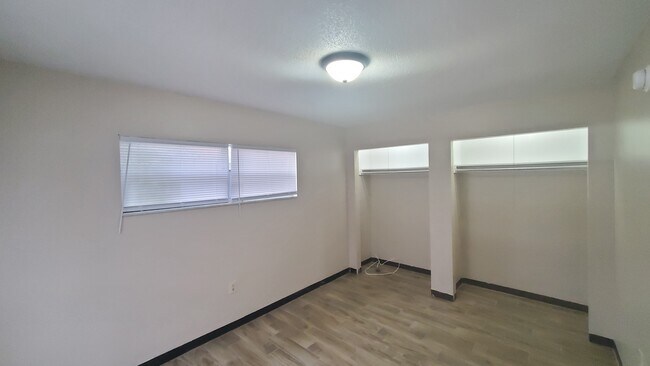 Building Photo - 405 W Myrtle St