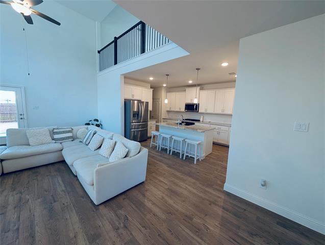 Foto del edificio - 716 Blakelys Wy