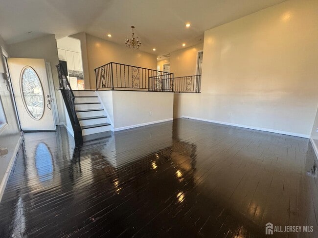 Building Photo - 1108 Frank St