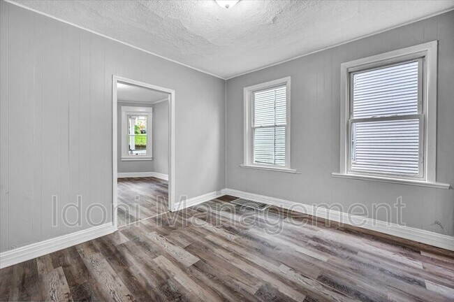 Building Photo - 80 Lounsbury Ave