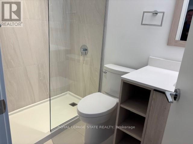 Building Photo - 1007 The Queensway