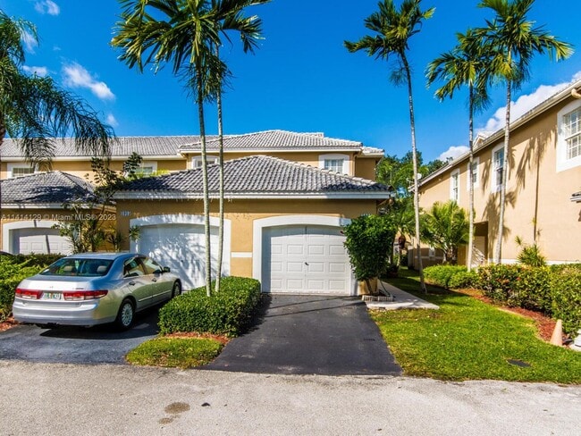 Building Photo - 1911 Madeira Dr