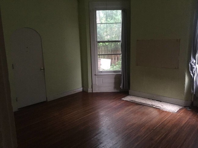 Building Photo - 5620 Woodmont St
