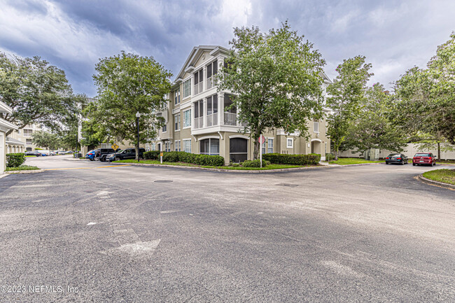 Foto del edificio - 8290 Gate Pkwy W