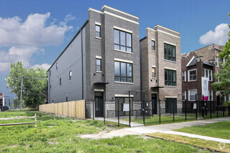 Building Photo - 1422 E 66th Pl