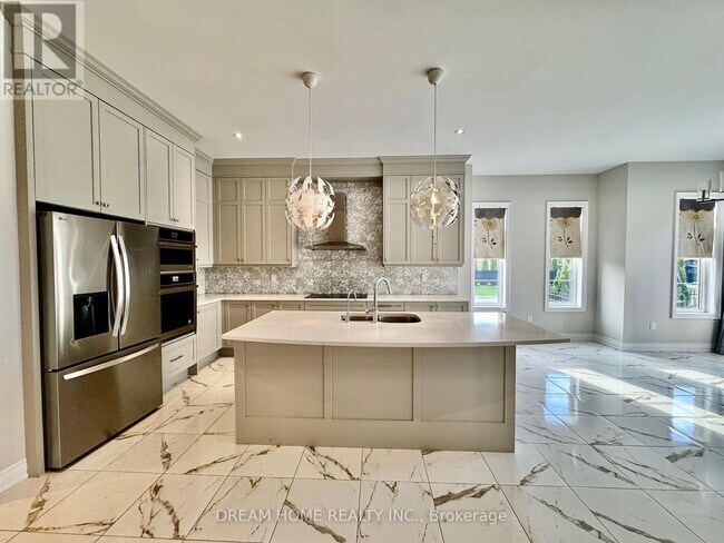 Photo du bâtiment - 28 Larkin Ave