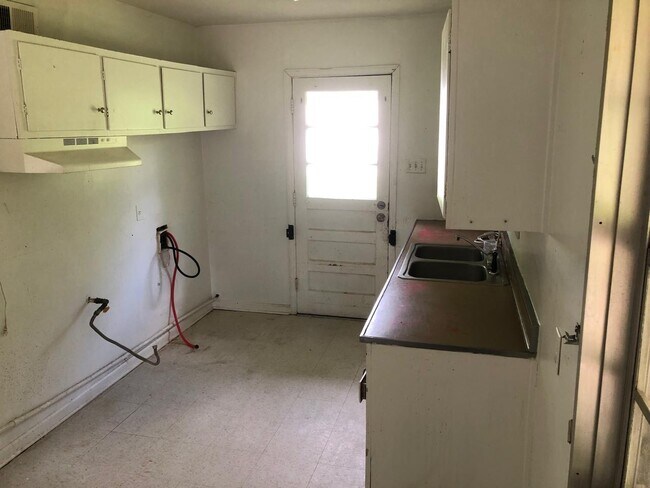 Building Photo - 3476 Obion Dr