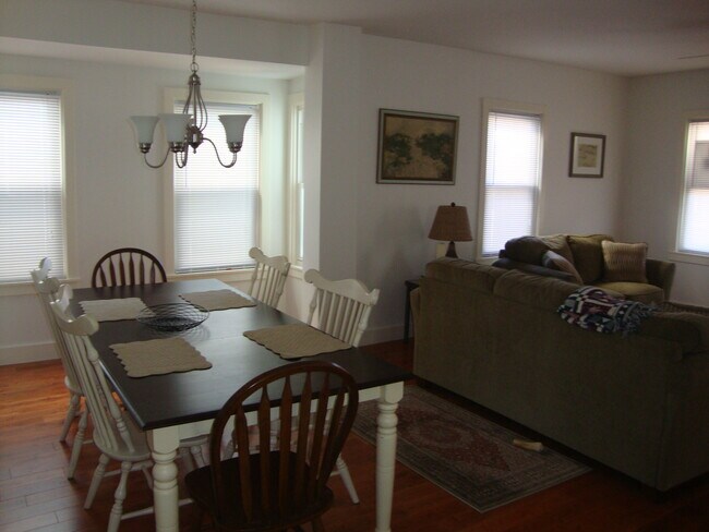 Building Photo - 20 Narragansett Ave
