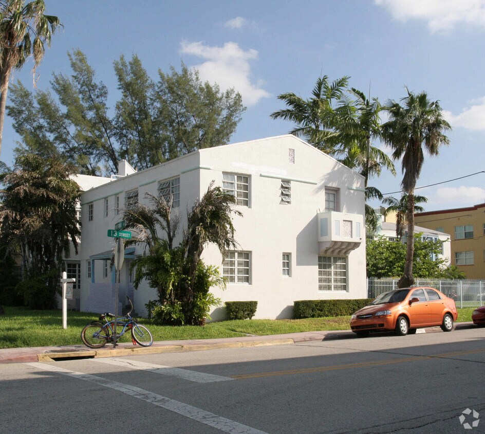 Building Photo - 541 13th St