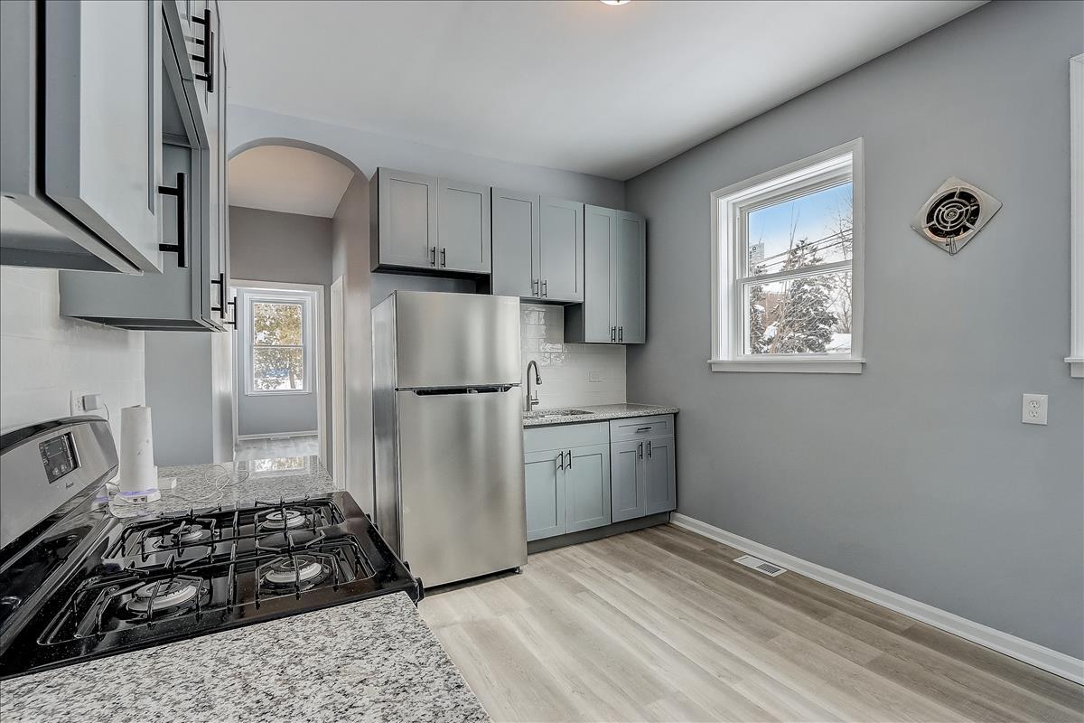 Foto principal - 9238 S Woodlawn Ave