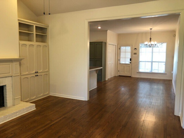 Foto del edificio - Beautiful 3 bedroom on corner lot in Azalea Lakes