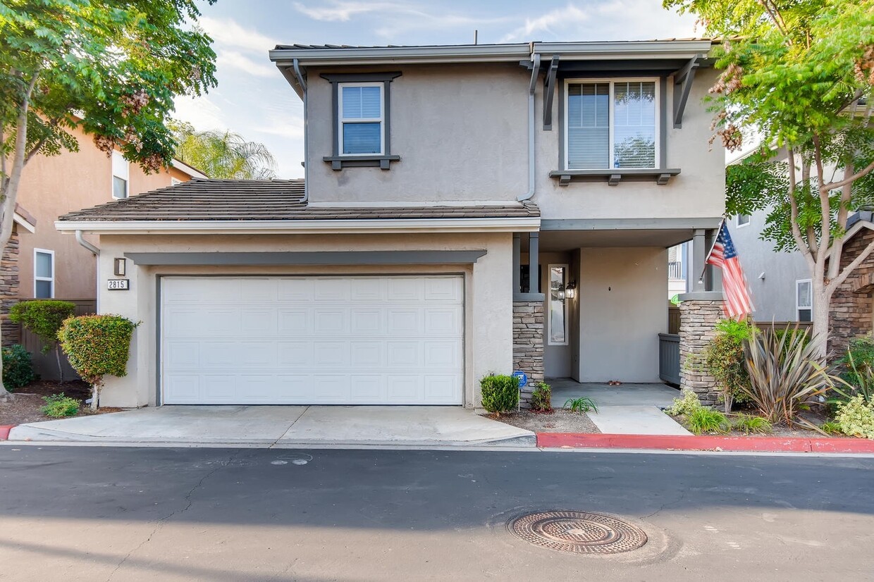Foto principal - Lovely 3 Bedroom Home in Eastlake Vistas w...