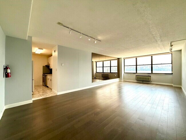 Foto del edificio - 7004 JFK Blvd E