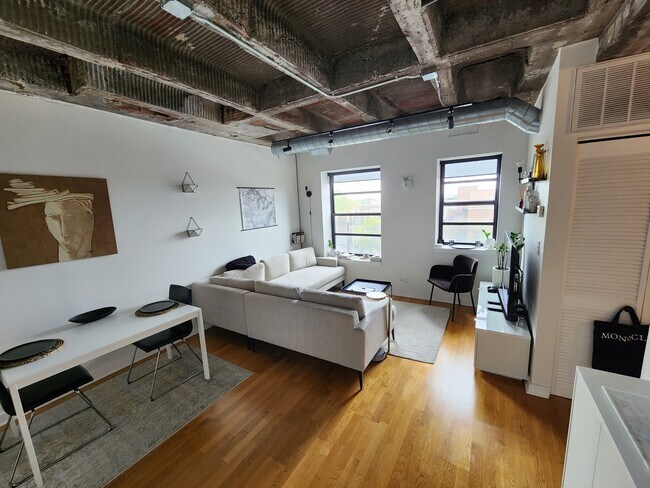 Foto del edificio - 3150 N Sheffield Ave