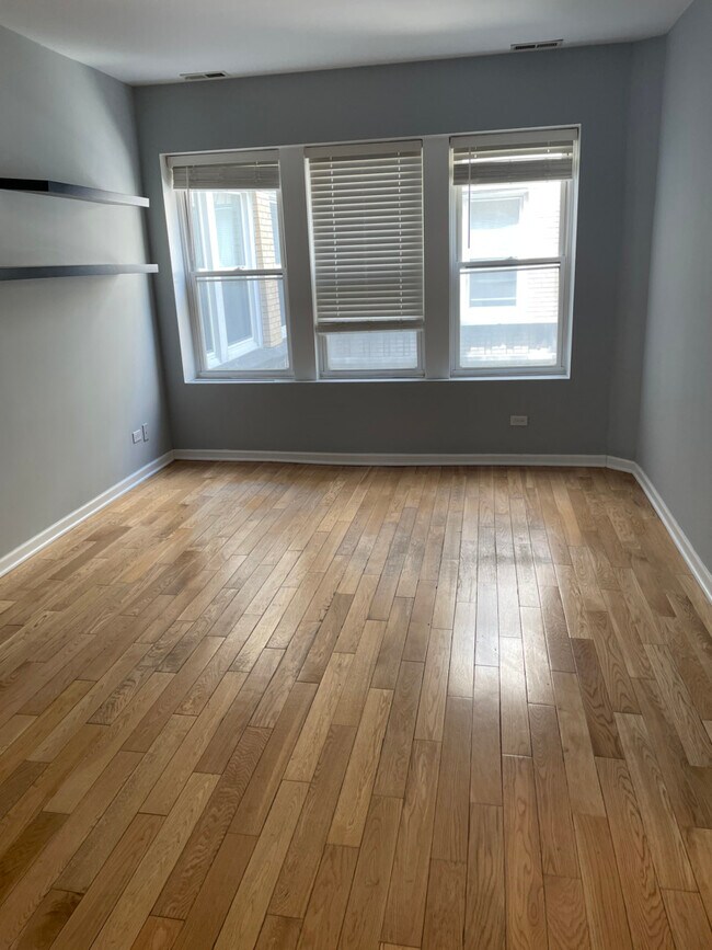 Foto del edificio - 4748 N Albany Ave