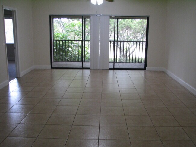 Foto del edificio - 1101 Duncan Cir
