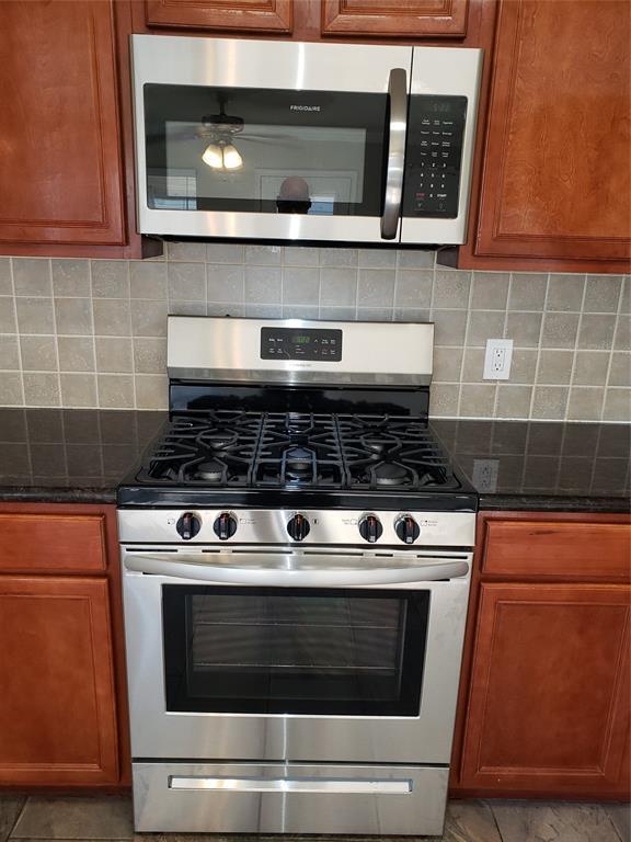 Foto del edificio - 12063 Mallard Stream Ct